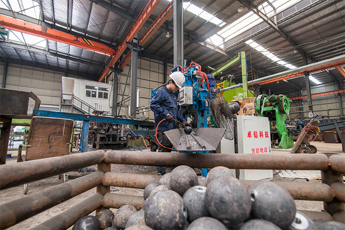 晋江网架配件-螺栓球加工车间